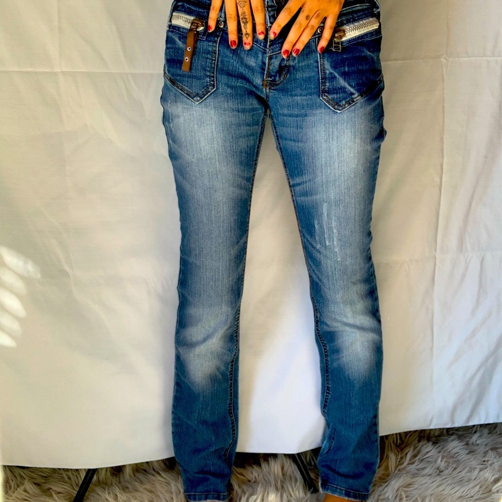 Zipper pocket jeans